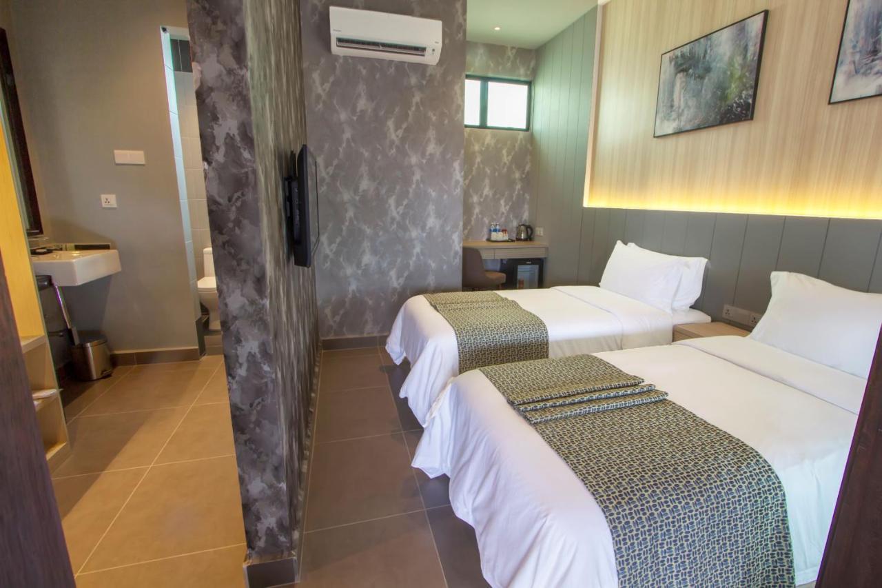 วิลลา แพดดี้ Hotel Padang Mat Sirat ภายนอก รูปภาพ